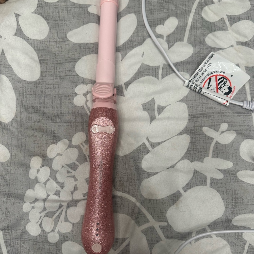 Beachwaver sparkly pink 1 inch